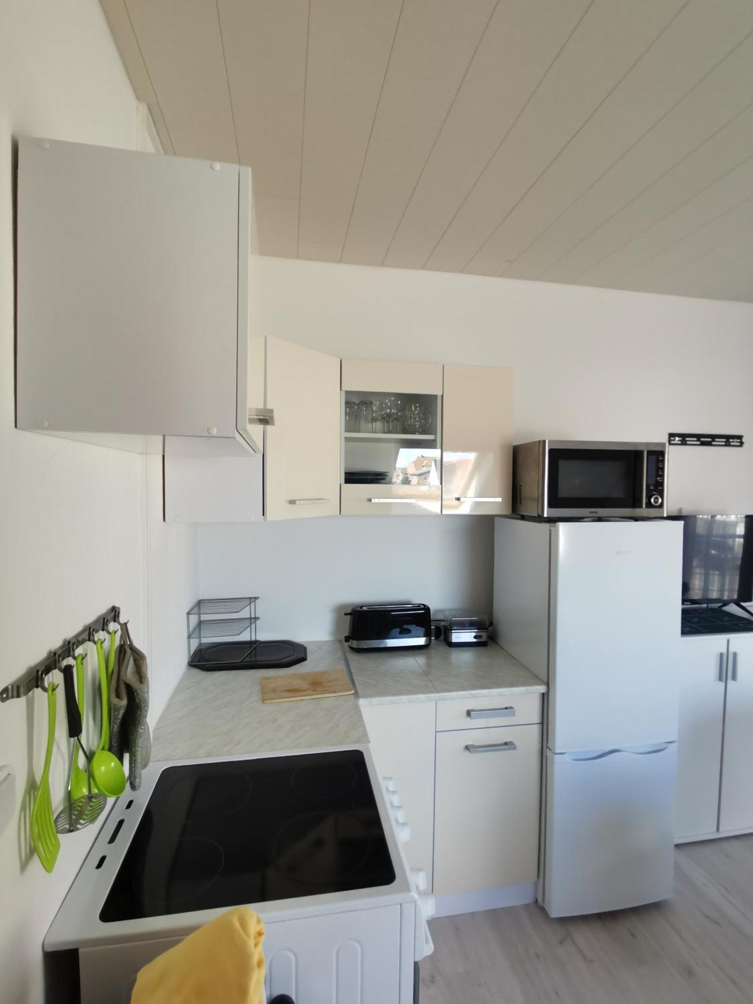 Two-Bedroom Apartment Balcony,1380050966:JPEG